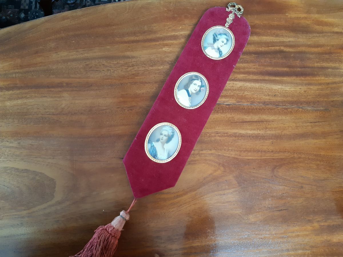 Set of 3 miniature watercolour portraits in gilt metal frames